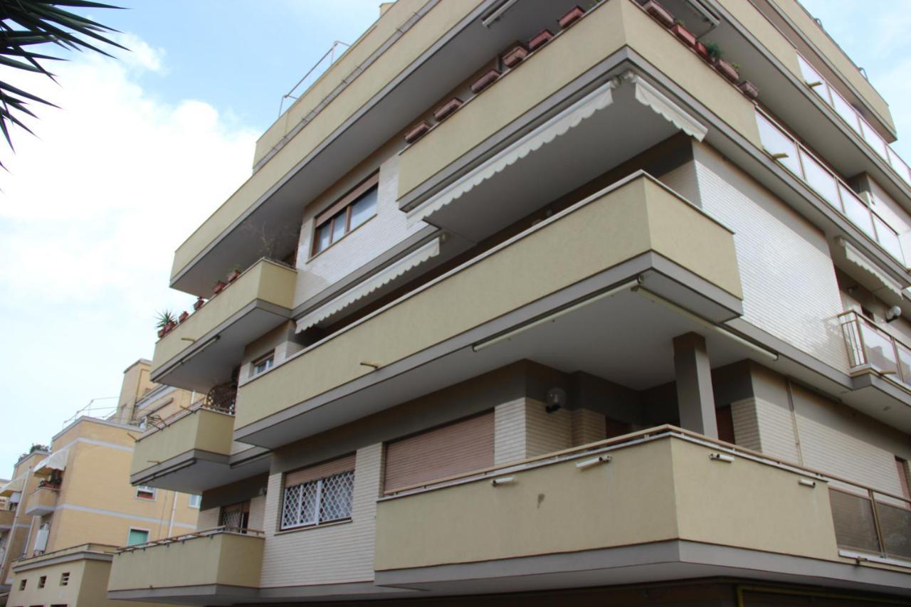 Appartamento Via Dei Fabbri Navali Lido di Ostia Exterior foto